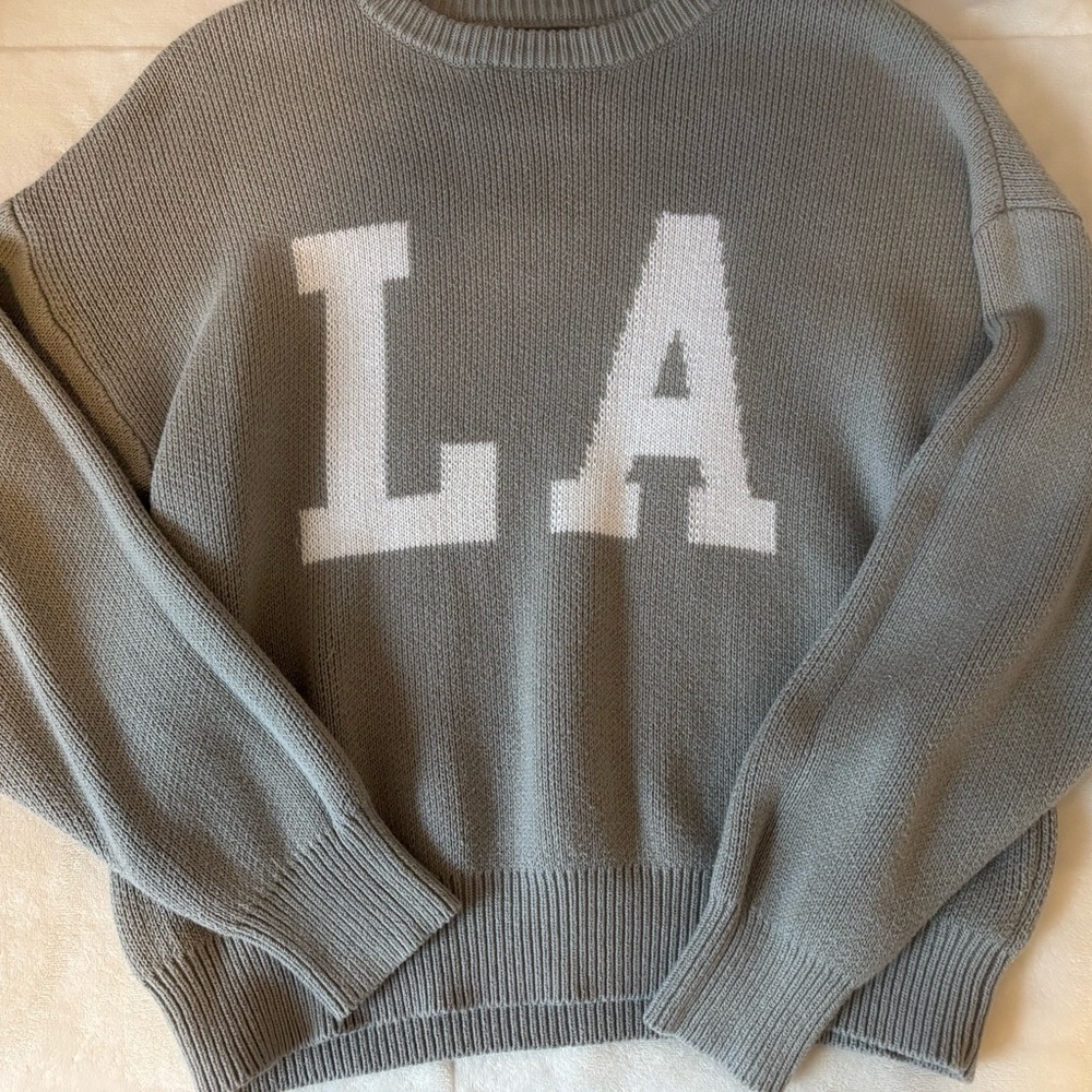 Forever 21 Gray LA Crew Neck Sweater